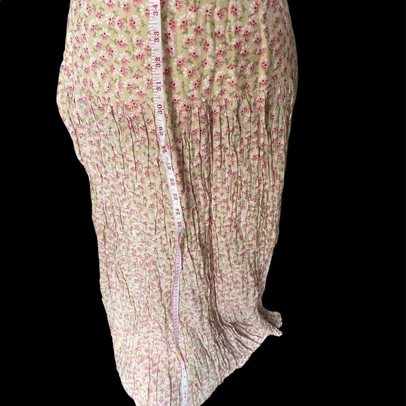 EUC St Johnson bay floral skirt - Picture 2 of 9